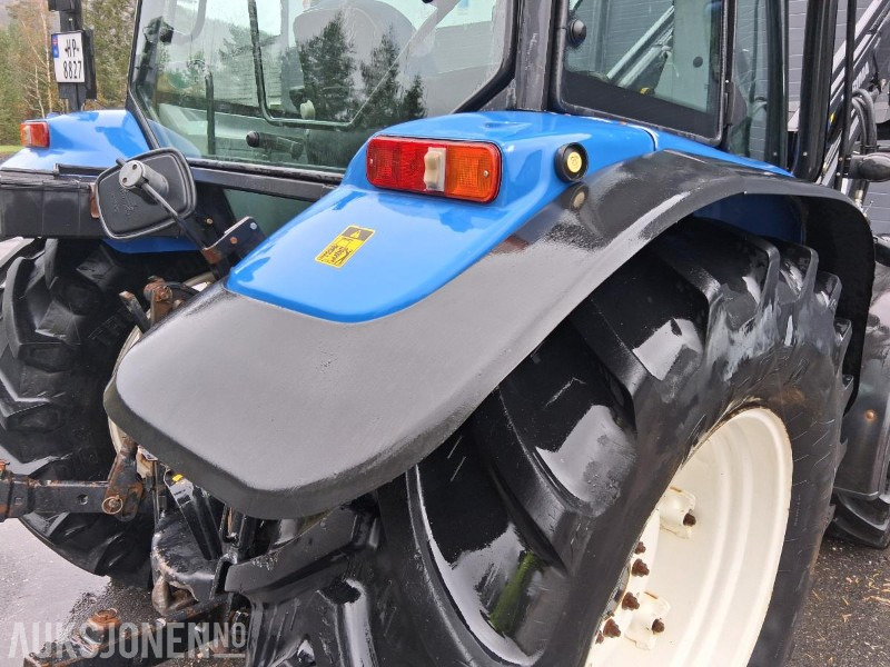2009 New Holland T5060 - MVA-FRI - MYE UTSTYR - Trima Laster Snøfres Pallegaffel Feiekost Skuffe - Tracteur agricole: photos 4 2009 New Holland T5060 - MVA-FRI - MYE UTSTYR - Trima Laster Snøfres Pallegaffel Feiekost Skuffe - Tracteur agricole: photos 4