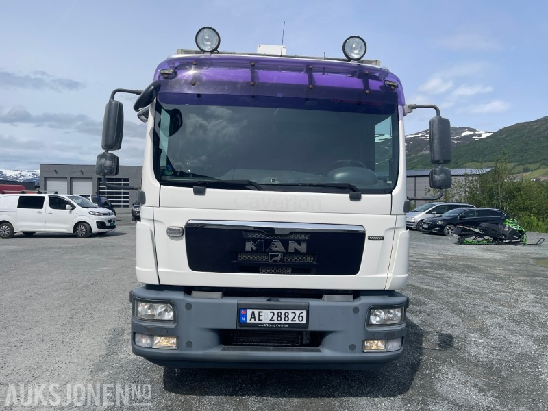 2010 MAN TGM kranbil med liftgo A18 - Camion grue: photos 5 2010 MAN TGM kranbil med liftgo A18 - Camion grue: photos 5
