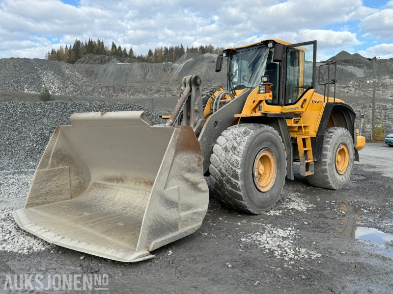 2010 Volvo L180F hjullaster med skuffe / Spakstyring - Chargeuse sur pneus: photos 1 2010 Volvo L180F hjullaster med skuffe / Spakstyring - Chargeuse sur pneus: photos 1