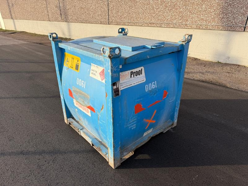 2011 1000L dieseltank Fuel Proof m/230V el-pumpe og fyllepistol - Matériel de chantier: photos 1 2011 1000L dieseltank Fuel Proof m/230V el-pumpe og fyllepistol - Matériel de chantier: photos 1