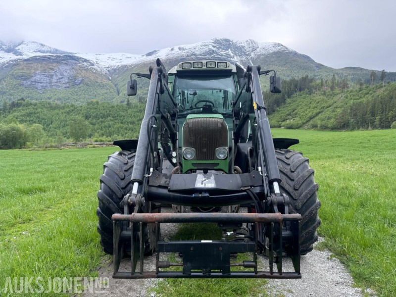 2011 Fendt 718 Vario - Frontlaster - Front hydraulikk - PTO foran - 50 km/t - Tracteur agricole: photos 2 2011 Fendt 718 Vario - Frontlaster - Front hydraulikk - PTO foran - 50 km/t - Tracteur agricole: photos 2