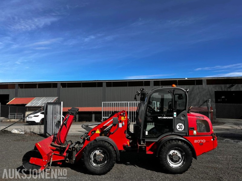 2011 Weidemann WM 2070 CX 80 hjullaster med utstyr - Chargeuse sur pneus: photos 2 2011 Weidemann WM 2070 CX 80 hjullaster med utstyr - Chargeuse sur pneus: photos 2