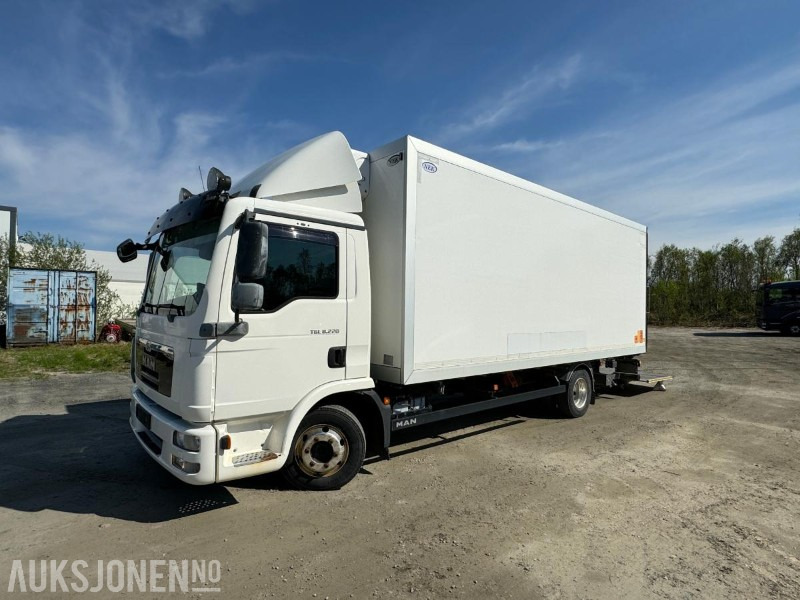 2013 MAN TGL 8.220 4X2BL - 18PL Carrier Frys - Bakløft - EU-Godkjent - Camion fourgon: photos 1 2013 MAN TGL 8.220 4X2BL - 18PL Carrier Frys - Bakløft - EU-Godkjent - Camion fourgon: photos 1