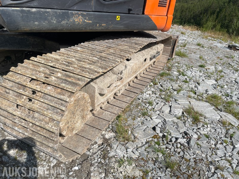 2015 Hitachi Zaxis 135US-5B-Leveres med graveskuffe+pusseskuffe og Rototilt - Pelle: photos 5 2015 Hitachi Zaxis 135US-5B-Leveres med graveskuffe+pusseskuffe og Rototilt - Pelle: photos 5