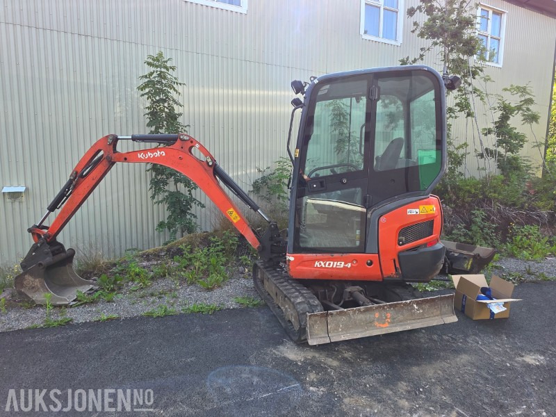 2015 Kubota KX019-4 Minigraver med grave og pusseskuff - Mini pelle: photos 1 2015 Kubota KX019-4 Minigraver med grave og pusseskuff - Mini pelle: photos 1
