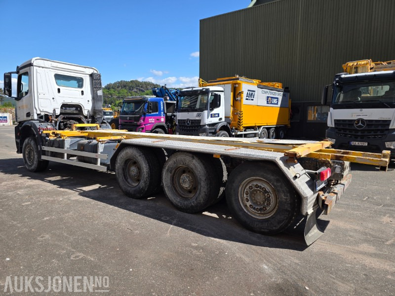 2015 Mercedes-Benz Arocs 3232 chassis / kun 11768 km og 1587 timer - Châssis cabine: photos 4 2015 Mercedes-Benz Arocs 3232 chassis / kun 11768 km og 1587 timer - Châssis cabine: photos 4