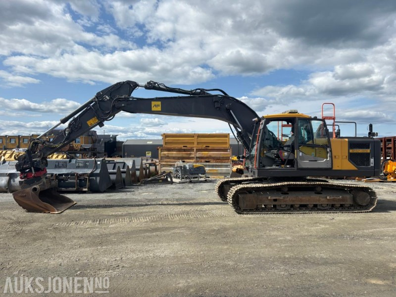 2016 Volvo EC220EL gravemaskin - Pelle: photos 1 2016 Volvo EC220EL gravemaskin - Pelle: photos 1