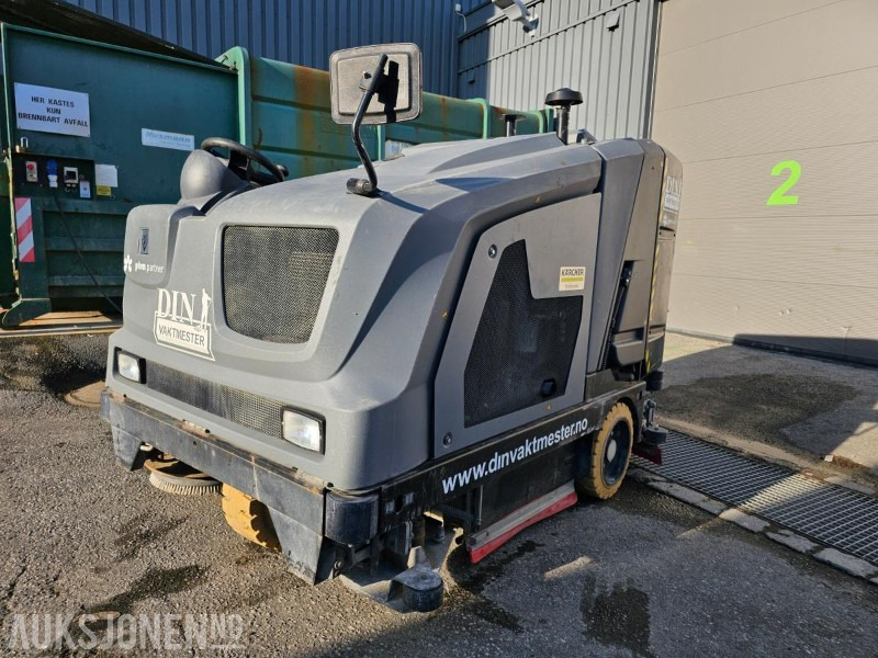 2017 Kärcher B300 RID dieseldrevet gulvvaskaskin med tippfunksjon for tømming - Matériel de chantier: photos 1 2017 Kärcher B300 RID dieseldrevet gulvvaskaskin med tippfunksjon for tømming - Matériel de chantier: photos 1