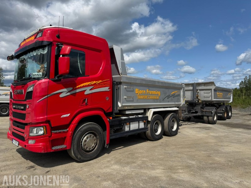 2018 Scania R580 GODT UTSTYRT TIPPBIL MED 3 AKSLET HENGER - Camion benne: photos 1 2018 Scania R580 GODT UTSTYRT TIPPBIL MED 3 AKSLET HENGER - Camion benne: photos 1