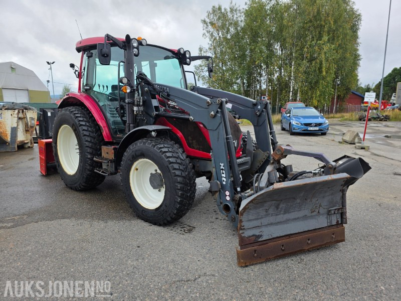 2018 Valtra A94 traktor med mye snøutstyr 981 timer - Tracteur agricole: photos 2 2018 Valtra A94 traktor med mye snøutstyr 981 timer - Tracteur agricole: photos 2