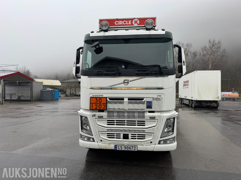 2018 Volvo FH500 - Tankbil - HMK Bilcon tankpåbygg, 18 m³, 4 kammer - Helluft - Camion citerne: photos 2 2018 Volvo FH500 - Tankbil - HMK Bilcon tankpåbygg, 18 m³, 4 kammer - Helluft - Camion citerne: photos 2