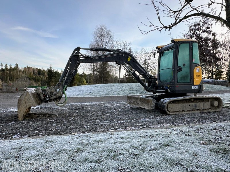 2019 VOLVO ECR50D MINIGRAVER 5 TONN STEELWRIST TILTROTATOR S40 PUSSESKUFFE 2319 TIMER - Mini pelle: photos 1 2019 VOLVO ECR50D MINIGRAVER 5 TONN STEELWRIST TILTROTATOR S40 PUSSESKUFFE 2319 TIMER - Mini pelle: photos 1