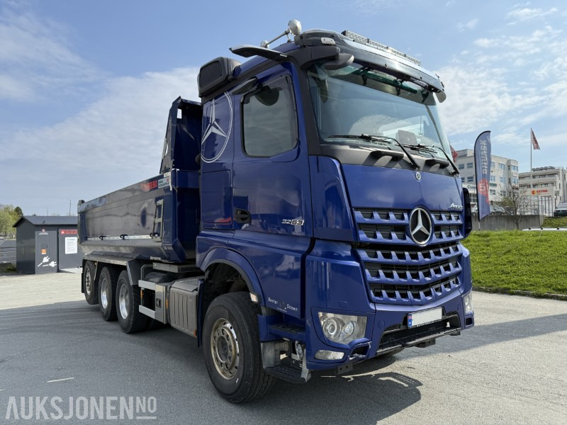 2021 Mercedes-Benz Arocs 3263 8x4 tridem tippbil - Camion benne: photos 3 2021 Mercedes-Benz Arocs 3263 8x4 tridem tippbil - Camion benne: photos 3