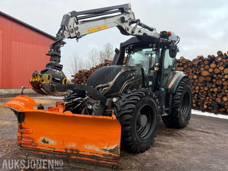2022 Valtra T155 med Kesla 316T kran og Padagas snøplog - Tracteur agricole: photos 1 2022 Valtra T155 med Kesla 316T kran og Padagas snøplog - Tracteur agricole: photos 1