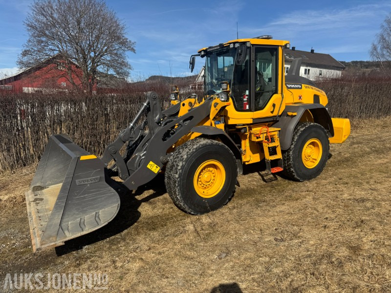 2024 Volvo L70H2 HJULLASTER MED SKUFFE, SETRALSMØRING, VEKT +++KUN 400 TIMER - Chargeuse sur pneus: photos 1 2024 Volvo L70H2 HJULLASTER MED SKUFFE, SETRALSMØRING, VEKT +++KUN 400 TIMER - Chargeuse sur pneus: photos 1
