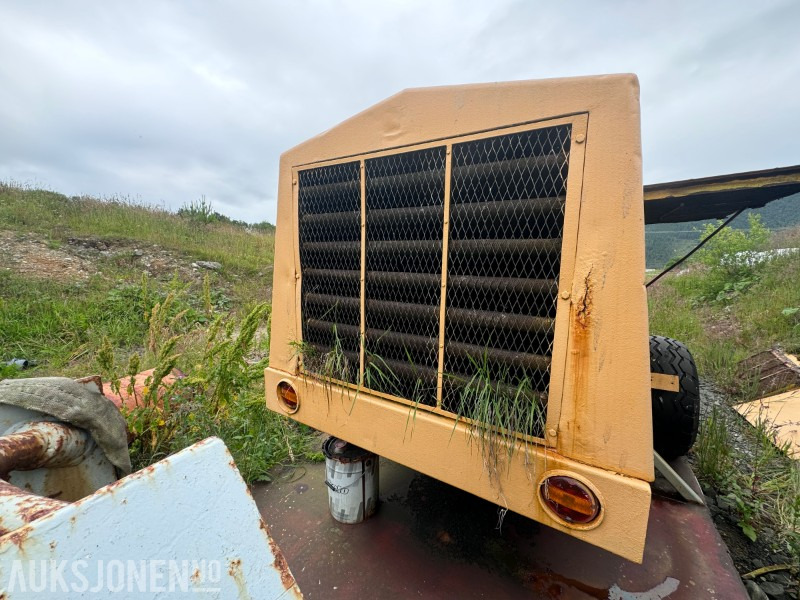 AVA Kompressor - Volvo Penta motor TD 120 A - 13 m3 - På krokramme - Matériel de chantier: photos 5 AVA Kompressor - Volvo Penta motor TD 120 A - 13 m3 - På krokramme - Matériel de chantier: photos 5