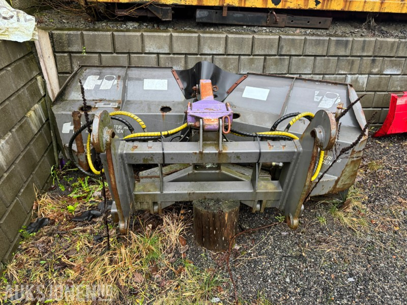 1999 Andre Holms KHV 240 snøplog med BM-feste selges - Accessoire pour Engins de chantier: photos 2 1999 Andre Holms KHV 240 snøplog med BM-feste selges - Accessoire pour Engins de chantier: photos 2