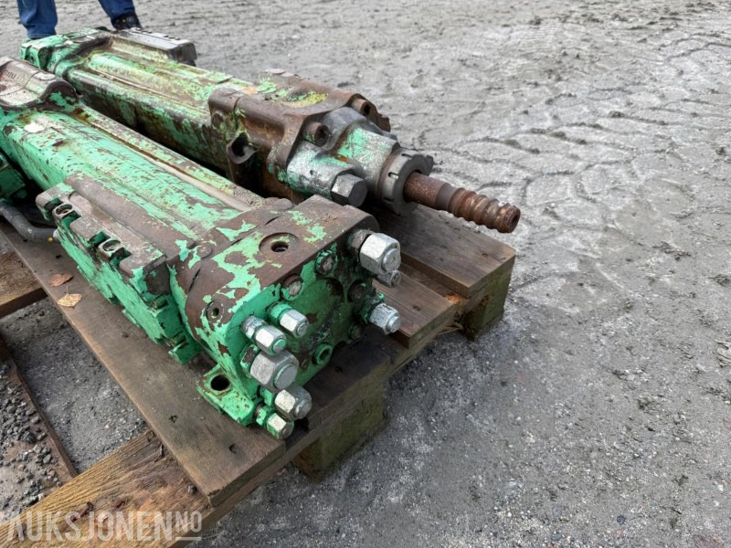 2 stk Montabert HC 110 bormaskiner - Accessoire pour Engins de chantier: photos 3 2 stk Montabert HC 110 bormaskiner - Accessoire pour Engins de chantier: photos 3