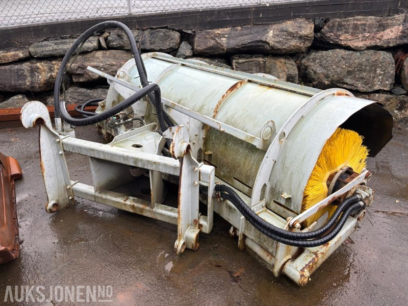 2007 HOLMS SP 2.5. VOLVO HK FESTE. FEIEKOST FOR INDUSTRIELL FEIING - Accessoire pour Engins de chantier: photos 1 2007 HOLMS SP 2.5. VOLVO HK FESTE. FEIEKOST FOR INDUSTRIELL FEIING - Accessoire pour Engins de chantier: photos 1