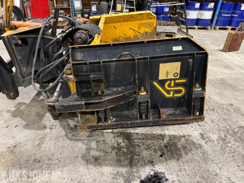 2009 TELLEFSDAL U-PLOG HK 460CM. SNØPLOG. VOLVO BM FESTE - Accessoire pour Engins de chantier: photos 3 2009 TELLEFSDAL U-PLOG HK 460CM. SNØPLOG. VOLVO BM FESTE - Accessoire pour Engins de chantier: photos 3