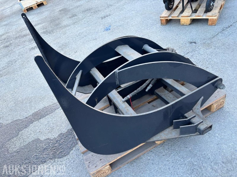 2022 Hanmey Tømmerklype til Hjullaster. Trima/SMS Feste. Ytterklo ca bredde 81cm - Accessoire pour Engins de chantier: photos 3 2022 Hanmey Tømmerklype til Hjullaster. Trima/SMS Feste. Ytterklo ca bredde 81cm - Accessoire pour Engins de chantier: photos 3