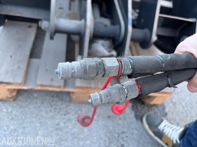 2022 Hanmey Tømmerklype til Hjullaster. Trima/SMS Feste. Ytterklo ca bredde 81cm - Accessoire pour Engins de chantier: photos 5 2022 Hanmey Tømmerklype til Hjullaster. Trima/SMS Feste. Ytterklo ca bredde 81cm - Accessoire pour Engins de chantier: photos 5