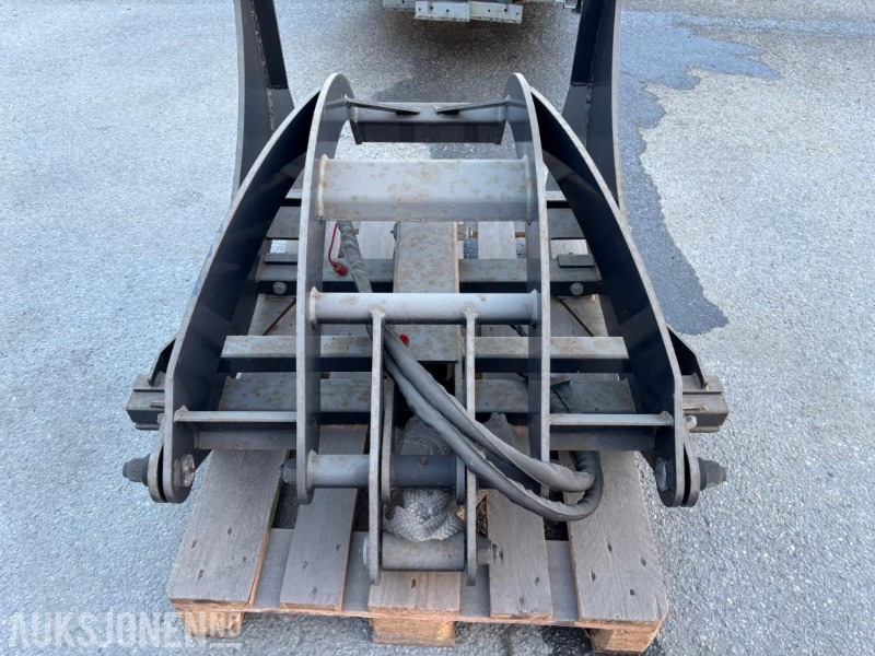 2022 Hanmey Tømmerklype til Hjullaster. Trima/SMS Feste. Ytterklo ca bredde 81cm - Accessoire pour Engins de chantier: photos 4 2022 Hanmey Tømmerklype til Hjullaster. Trima/SMS Feste. Ytterklo ca bredde 81cm - Accessoire pour Engins de chantier: photos 4