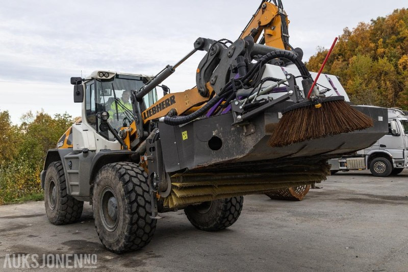 2022 Holms PH/300-3.0 Feiekost - Meget lite brukt - 3 Meters arbeidsbredde - Accessoire pour Engins de chantier: photos 3 2022 Holms PH/300-3.0 Feiekost - Meget lite brukt - 3 Meters arbeidsbredde - Accessoire pour Engins de chantier: photos 3