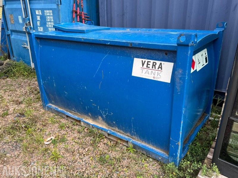 2022 VERA dieseltank med pumpe / 2000L - Accessoire pour Engins de chantier: photos 1 2022 VERA dieseltank med pumpe / 2000L - Accessoire pour Engins de chantier: photos 1