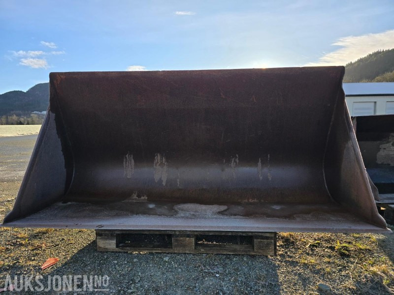 Gjerstad hjullasterskuffe (2-kubikk) med Volvo BM feste - Accessoire pour Engins de chantier: photos 3 Gjerstad hjullasterskuffe (2-kubikk) med Volvo BM feste - Accessoire pour Engins de chantier: photos 3
