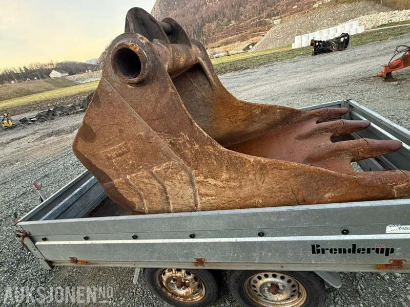 Graveskuff-s-70 feste - Accessoire pour Engins de chantier: photos 1 Graveskuff-s-70 feste - Accessoire pour Engins de chantier: photos 1