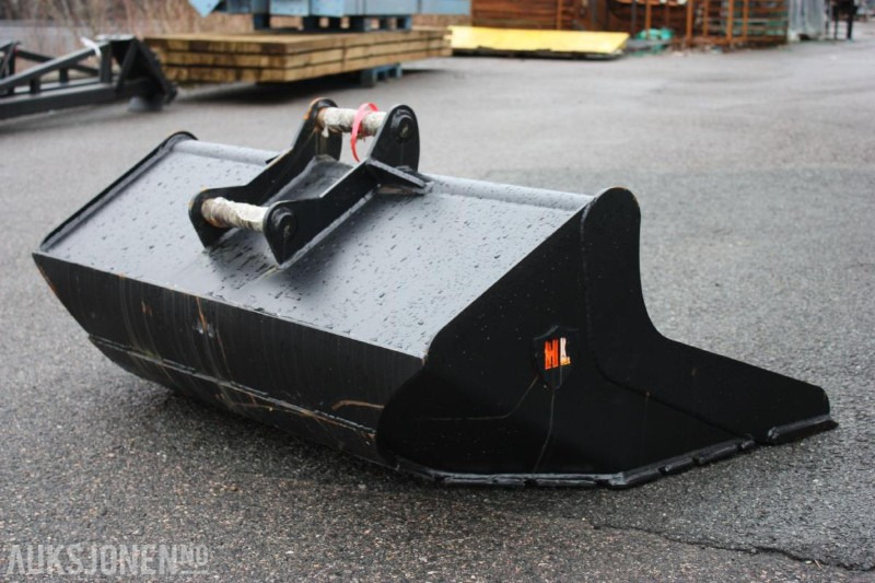 S40 Fast pusseskuffe for 4-6 tonn - 1300 mm bredde - Accessoire pour Engins de chantier: photos 2 S40 Fast pusseskuffe for 4-6 tonn - 1300 mm bredde - Accessoire pour Engins de chantier: photos 2