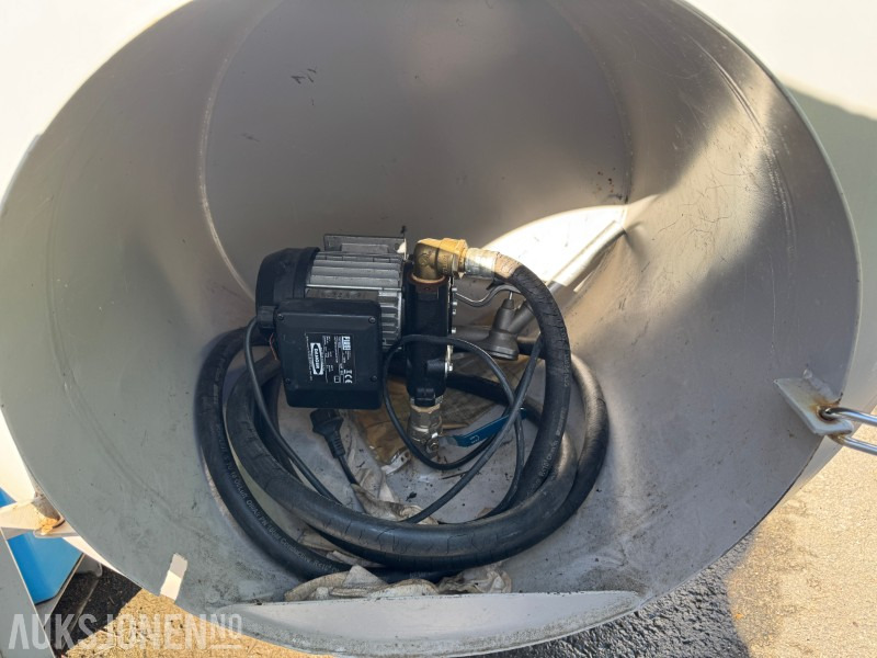 SB dieseltank 960 liter - Accessoire pour Engins de chantier: photos 4 SB dieseltank 960 liter - Accessoire pour Engins de chantier: photos 4