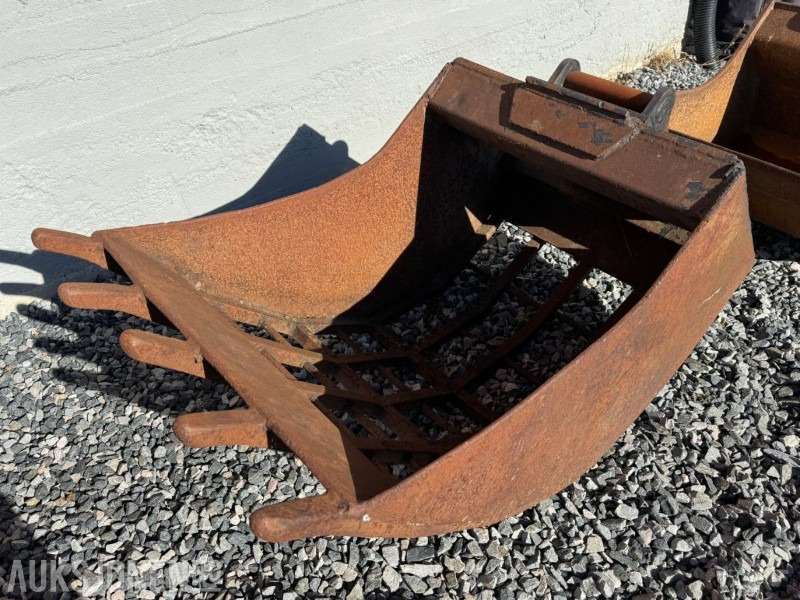 Sorteringsskuffe med tann / S40 feste - Accessoire pour Engins de chantier: photos 1 Sorteringsskuffe med tann / S40 feste - Accessoire pour Engins de chantier: photos 1
