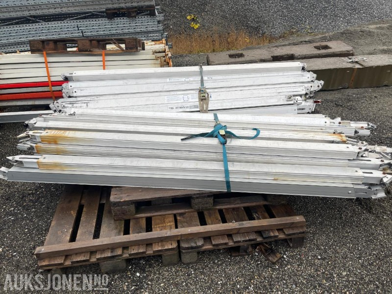 Stort antall sperrebommer til thermoskap - Camion: photos 2 Stort antall sperrebommer til thermoskap - Camion: photos 2