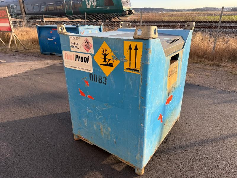 Dieseltank 1000L med pumpe – Fuel Proof CUBE - Matériel de chantier: photos 2 Dieseltank 1000L med pumpe – Fuel Proof CUBE - Matériel de chantier: photos 2