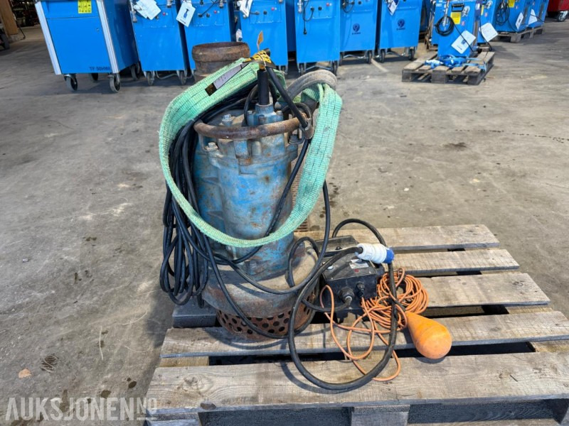 Elektrisk lensepumpe m/flottør 3000L - rep.objekt. - Matériel de chantier: photos 3 Elektrisk lensepumpe m/flottør 3000L - rep.objekt. - Matériel de chantier: photos 3