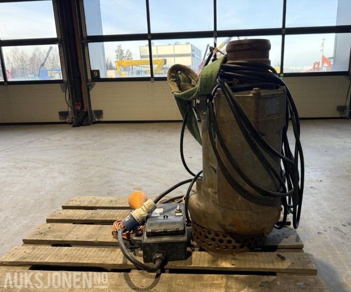 Elektrisk lensepumpe m/flottør 3000L - rep.objekt. - Matériel de chantier: photos 4 Elektrisk lensepumpe m/flottør 3000L - rep.objekt. - Matériel de chantier: photos 4