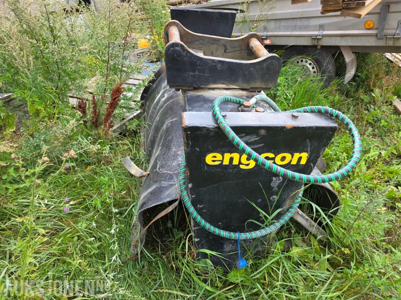 Engcon SR1300B Feiebørste - S60 feste - 35 stk feiebørster - Matériel de chantier: photos 3 Engcon SR1300B Feiebørste - S60 feste - 35 stk feiebørster - Matériel de chantier: photos 3