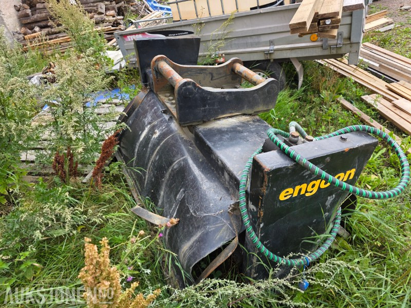 Engcon SR1300B Feiebørste - S60 feste - 35 stk feiebørster - Matériel de chantier: photos 2 Engcon SR1300B Feiebørste - S60 feste - 35 stk feiebørster - Matériel de chantier: photos 2