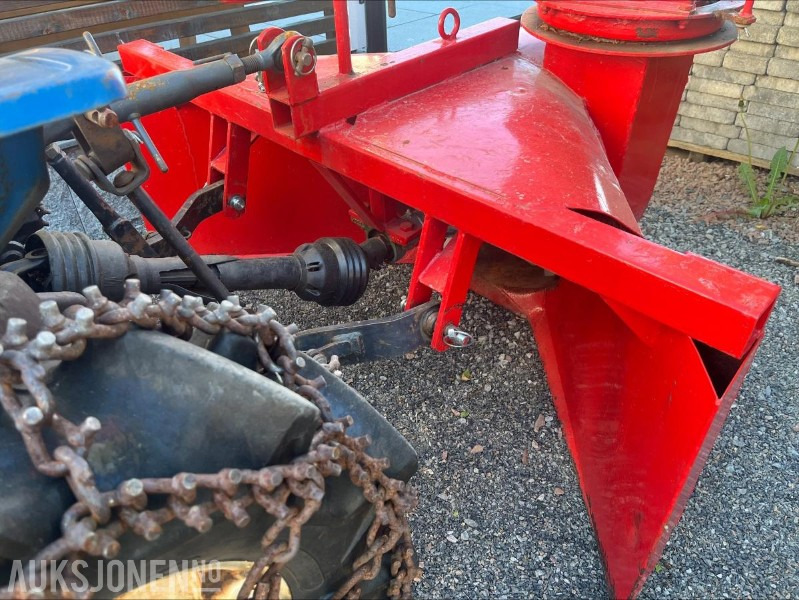 Iseki 2040 Traktor m/ fres og skjær - Tracteur agricole: photos 5 Iseki 2040 Traktor m/ fres og skjær - Tracteur agricole: photos 5