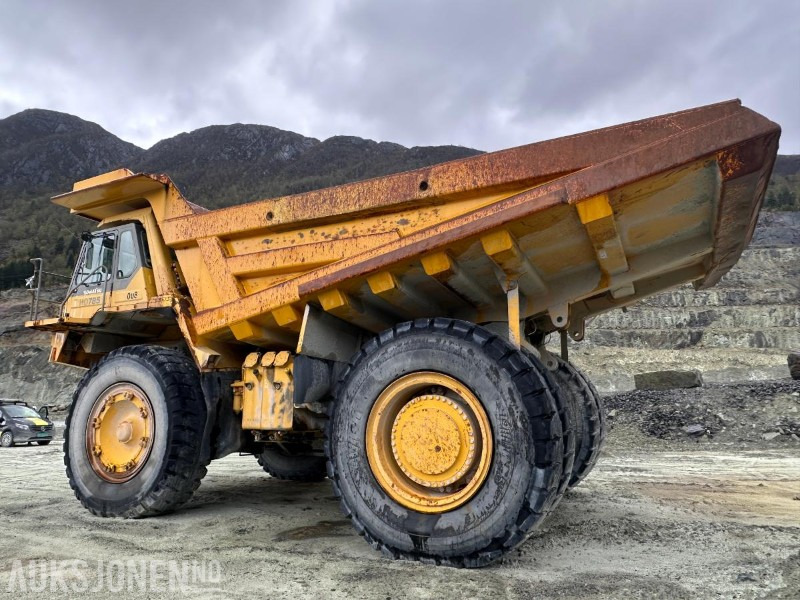Komatsu HD 785-5 Tipptruck - Tombereau: photos 3 Komatsu HD 785-5 Tipptruck - Tombereau: photos 3