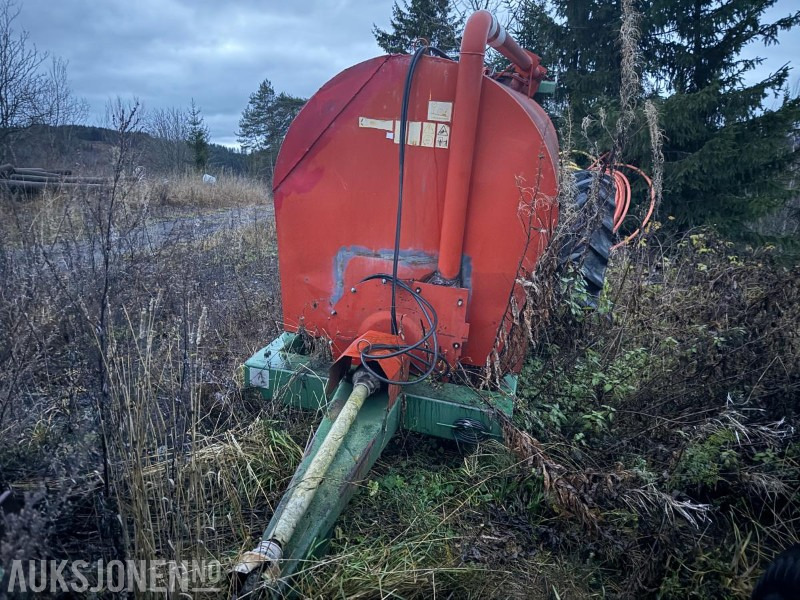 1998 Orkel Gjødselvogn 6m3 - Machine agricole: photos 2 1998 Orkel Gjødselvogn 6m3 - Machine agricole: photos 2