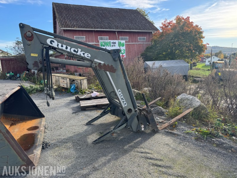 2003 Quicke UM Frontlaster for traktor - Machine agricole: photos 3 2003 Quicke UM Frontlaster for traktor - Machine agricole: photos 3