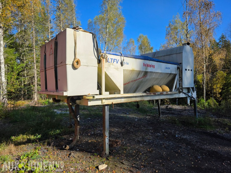 2009 Falkøping mixer C-LTFV - Machine agricole: photos 2 2009 Falkøping mixer C-LTFV - Machine agricole: photos 2
