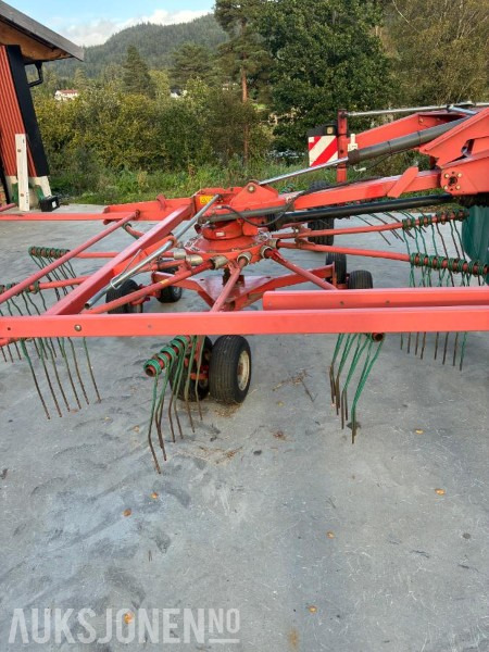 2012 Kverneland 9578C Rake - Machine agricole: photos 3 2012 Kverneland 9578C Rake - Machine agricole: photos 3