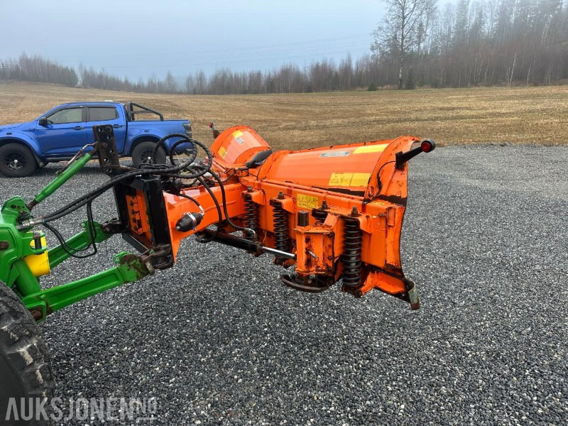 2015 Pronar PUV 2800M plog - V-plog - Machine agricole: photos 3 2015 Pronar PUV 2800M plog - V-plog - Machine agricole: photos 3