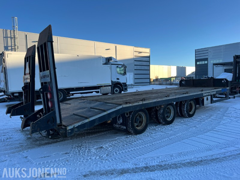 2018 Chief tain Maskintralle 27T m/hydrauliske kjørebruer - Machine agricole: photos 1 2018 Chief tain Maskintralle 27T m/hydrauliske kjørebruer - Machine agricole: photos 1