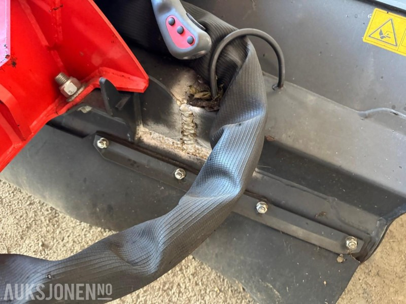 Machine agricole 2018 KUHN J6402 KANTKLIPPER: photos 14 Machine agricole 2018 KUHN J6402 KANTKLIPPER: photos 14