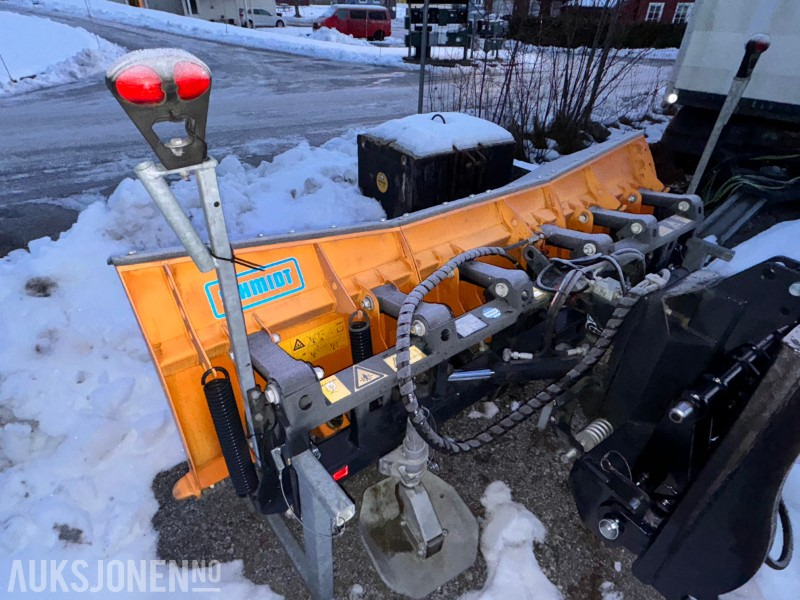 2018 Schmidt MS 27 C snøplog /brøyteskjær - Hydraylisk sving - Bredde 2700 mm - Trepunkts feste - Slepesko - Parkeringsstativ - Machine agricole: photos 1 2018 Schmidt MS 27 C snøplog /brøyteskjær - Hydraylisk sving - Bredde 2700 mm - Trepunkts feste - Slepesko - Parkeringsstativ - Machine agricole: photos 1